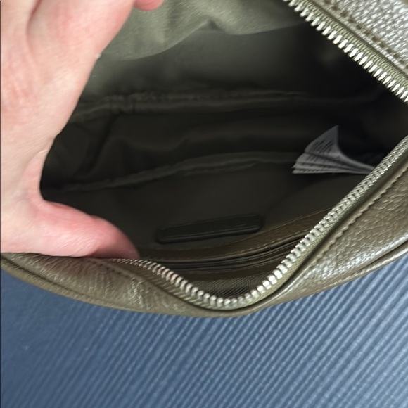 The Drop, Olive Green Camera Bag Purse, Excellent Condition - Picture 5 of 10